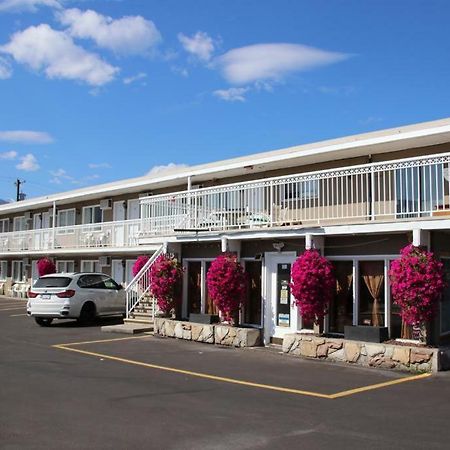 Plaza Motel Penticton Extérieur photo