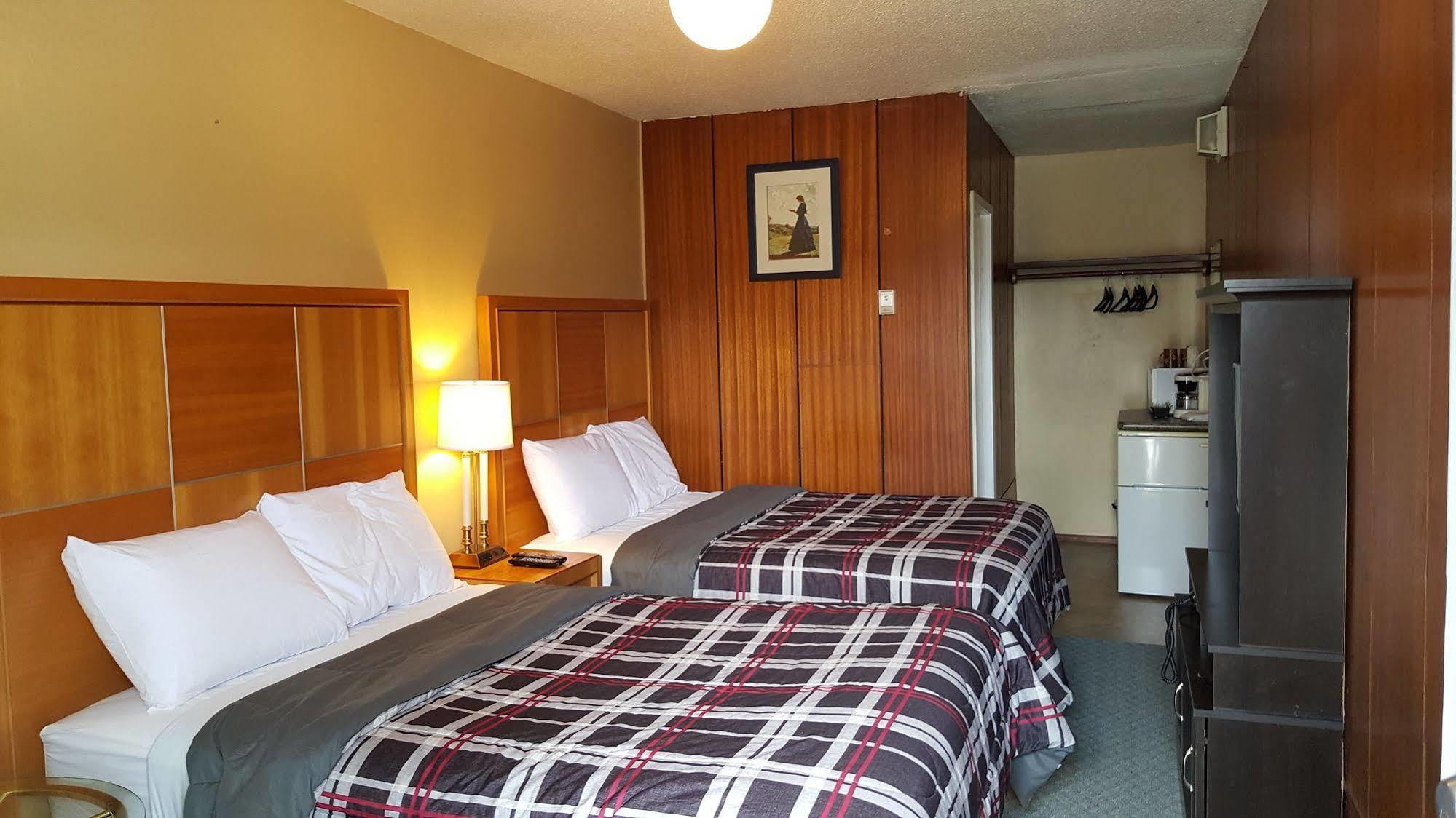 Plaza Motel Penticton Extérieur photo